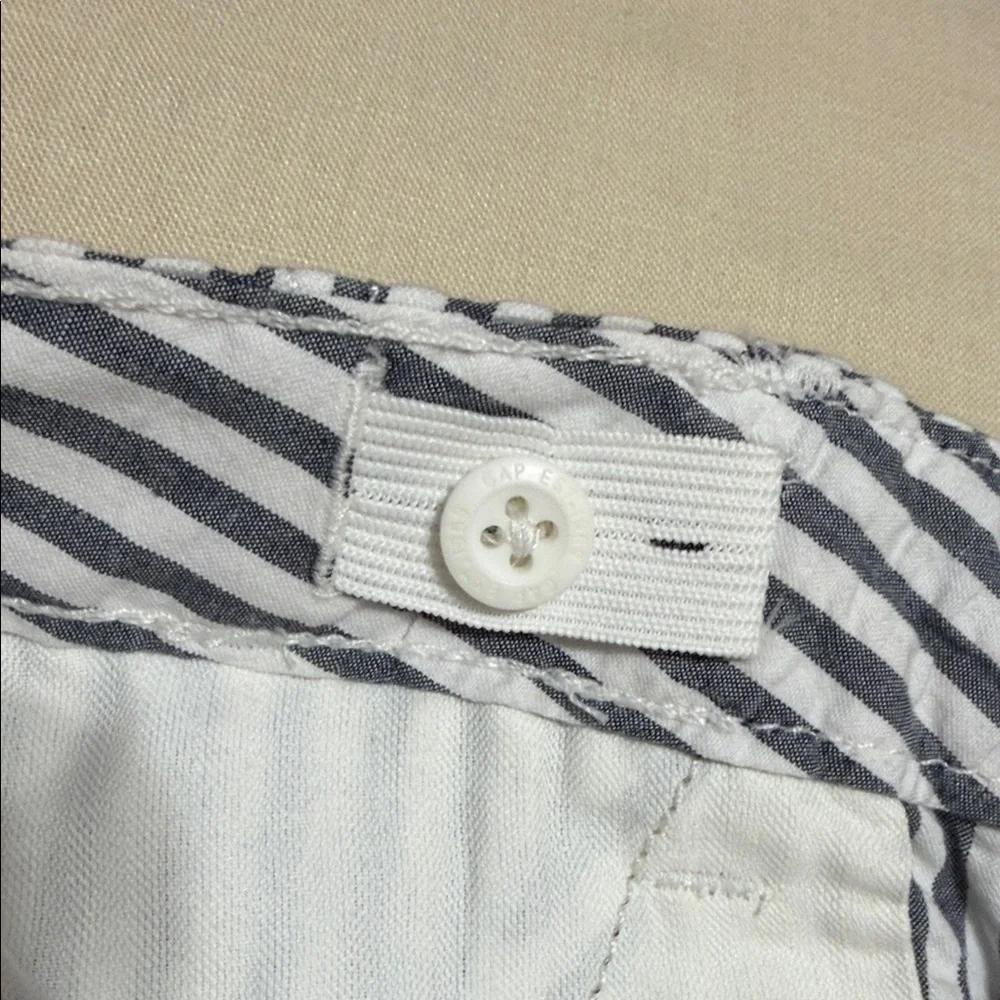 GAP Kids Gray/Blue & White Striped Seersucker Shorts, Adj Waist. Sizes 8 & 10.